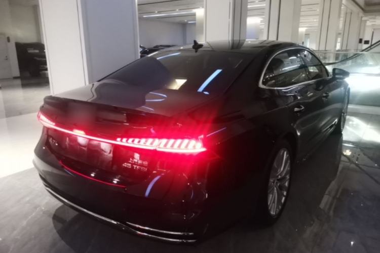 Used Audi A7L 2024 45TFSI S-line Dream-Building Edition Flow Crystal Package Rear Right 45 Deg