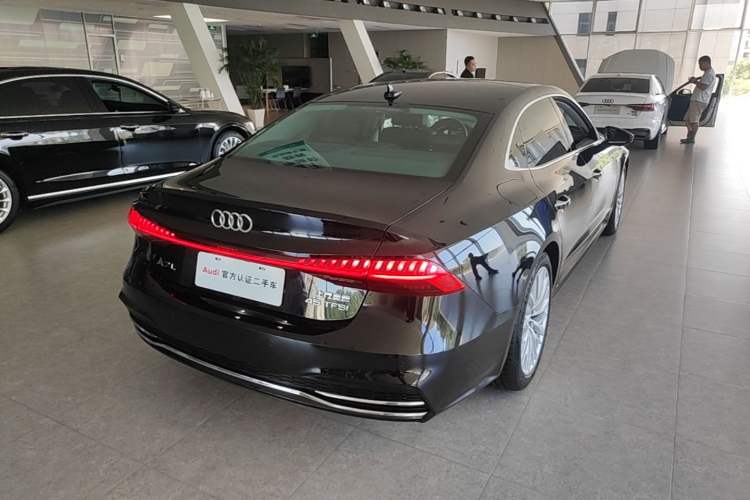 Used Audi A7L 2024 45TFSI S-line Dream-Building Edition Flow Crystal Package Rear Right 45 Deg