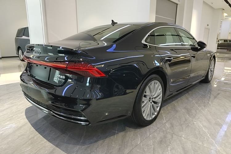 Used Audi A7L 2024 45TFSI S-line Dream-Building Edition Flow Crystal Package Rear Right 45 Deg
