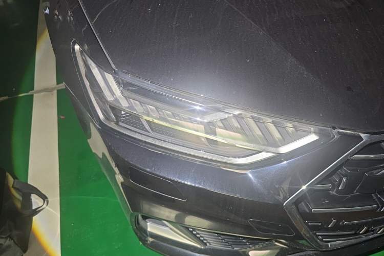 Used Audi A7L 2024 45TFSI quattro S-line Visionary Edition Flow Crystal Package Right Front Headlight