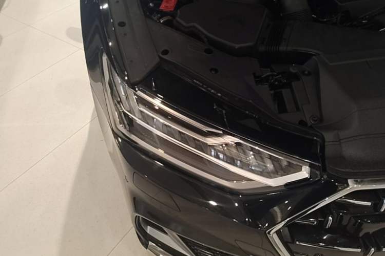 Used Audi A7L 2024 45TFSI S-line Dream-Building Edition Flow Crystal Package Right Front Headlight