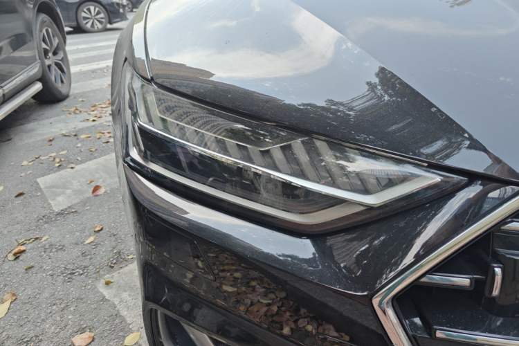Used Audi A7L 2024 45TFSI quattro S-line Visionary Edition Flow Crystal Package Right Front Headlight