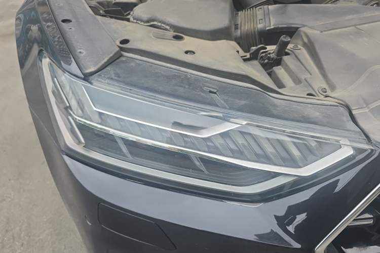 Used Audi A7L 2024 45TFSI quattro S-line Visionary Edition Flow Crystal Package Right Front Headlight