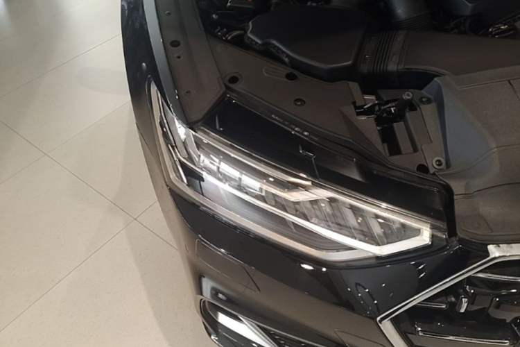 Used Audi A7L 2024 45TFSI S-line Dream-Building Edition Flow Crystal Package Right Front Headlight