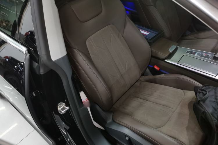 Used Audi A7L 2024 45TFSI S-line Dream-Building Edition Flow Crystal Package Right Front Seat