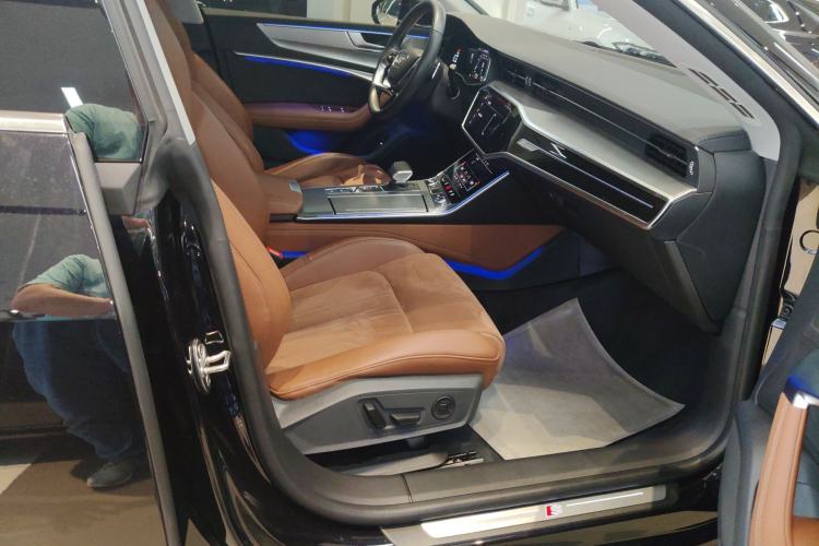 Used Audi A7L 2024 45 TFSI Luxury Edition Right Front Seat
