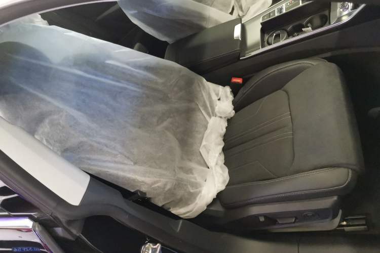 Used Audi A7L 2024 45TFSI S-line Dream-Building Edition Flow Crystal Package Right Front Seat