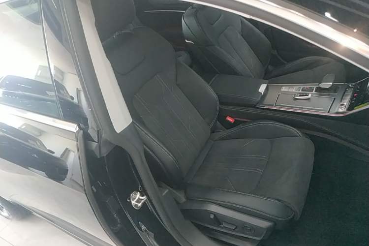 Used Audi A7L 2024 45 TFSI Luxury Edition Right Front Seat