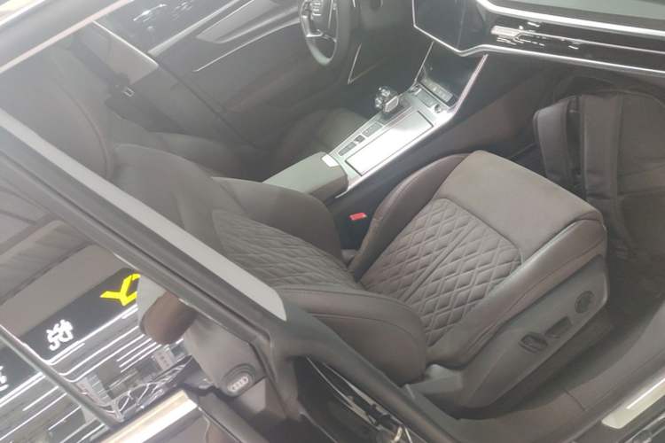 Used Audi A7L 2024 45TFSI quattro S-line Visionary Edition Flow Crystal Package Right Front Seat