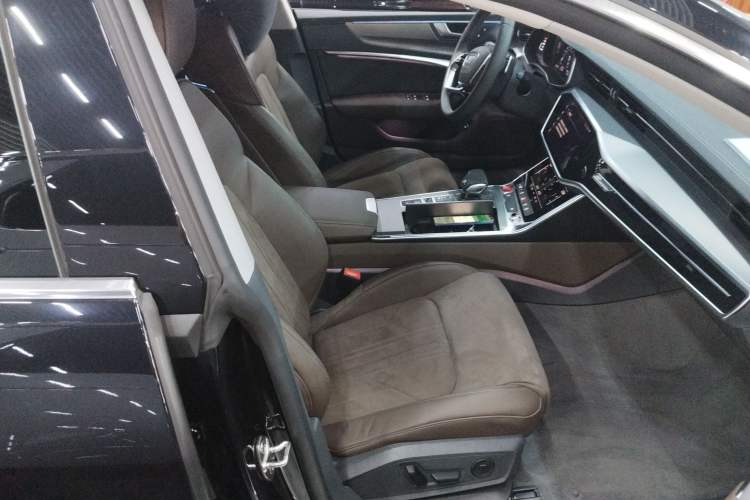 Used Audi A7L 2024 45TFSI S-line Dream-Building Edition Flow Crystal Package Right Front Seat
