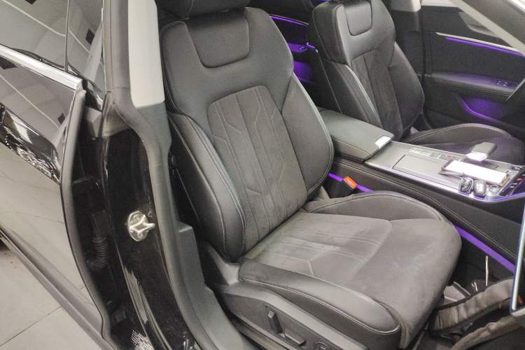 Used Audi A7L 2024 45 TFSI Luxury Edition Right Front Seat