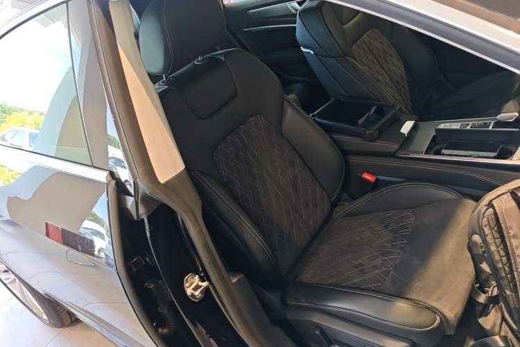 Used Audi A7L 2024 45 TFSI quattro Luxury Edition Right Front Seat