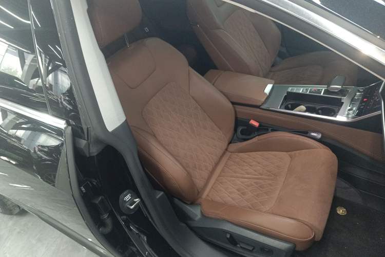 Used Audi A7L 2024 45 TFSI quattro Luxury Edition Right Front Seat