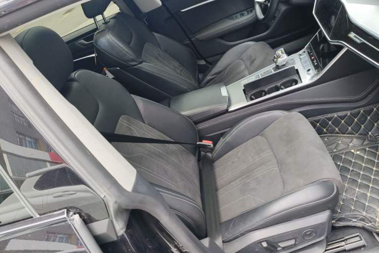 Used Audi A7L 2024 45 TFSI Luxury Edition Right Front Seat