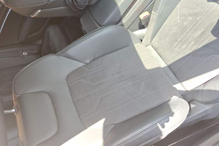 Used Audi A7L 2024 45 TFSI Luxury Edition Right Front Seat