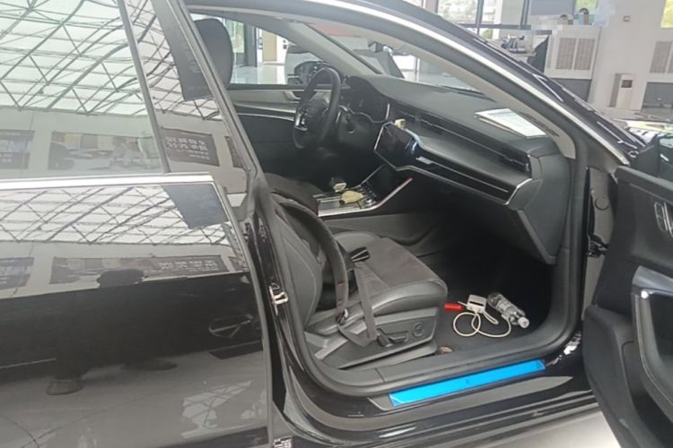 Used Audi A7L 2024 45 TFSI Luxury Edition Right Front Seat