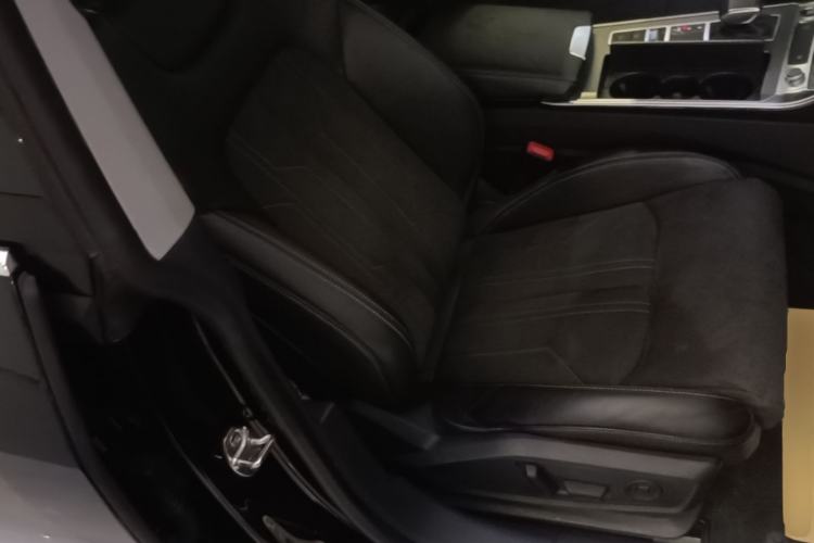 Used Audi A7L 2024 45TFSI S-line Dream-Building Edition Flow Crystal Package Right Front Seat