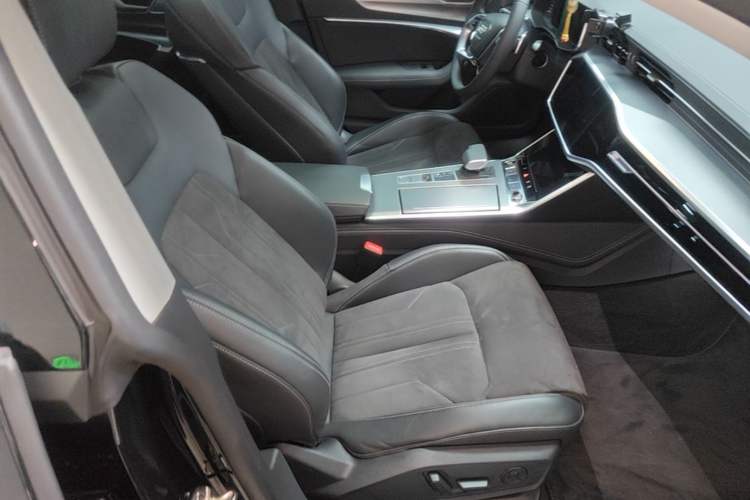 Used Audi A7L 2024 45 TFSI Luxury Edition Right Front Seat