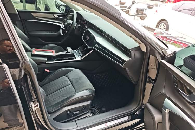 Used Audi A7L 2024 45TFSI S-line Dream-Building Edition Flow Crystal Package Right Front Seat