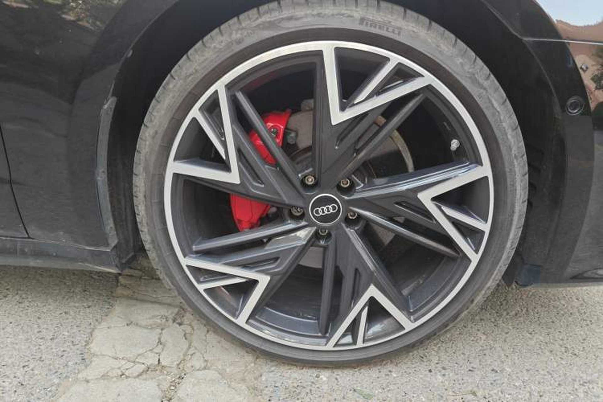 Used Audi A7L 2024 45 TFSI quattro Black Warrior Edition Right Front Wheel Hub