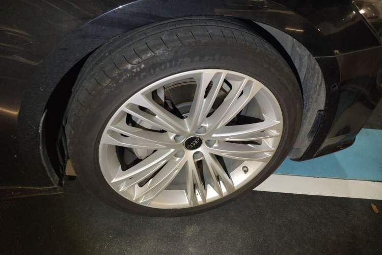 Used Audi A7L 2024 45 TFSI quattro Luxury Edition Right Front Wheel Hub