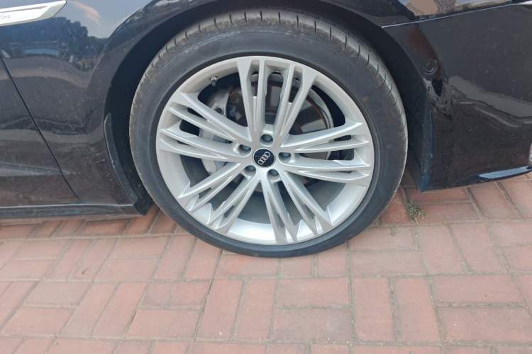 Used Audi A7L 2024 45 TFSI quattro Luxury Edition Right Front Wheel Hub