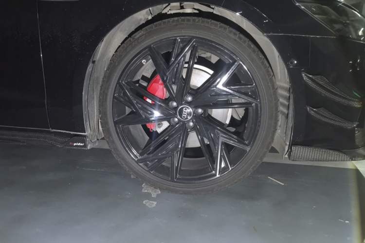Used Audi A7L 2024 45 TFSI quattro S-line Black Warrior Edition Right Front Wheel Hub