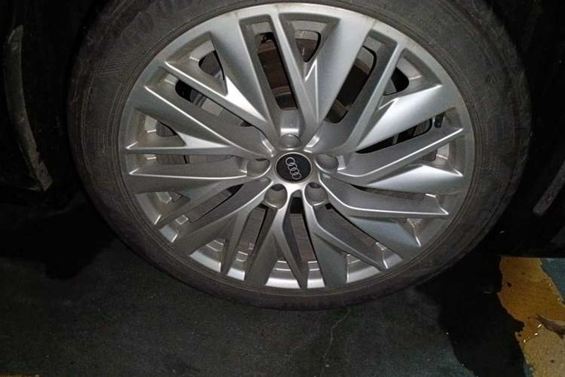 Used Audi A7L 2024 45TFSI S-line Dream-Building Edition Flow Crystal Package Right Front Wheel Hub