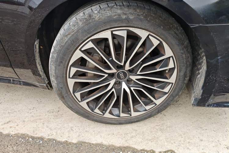 Used Audi A7L 2024 45 TFSI Luxury Edition Right Front Wheel Hub