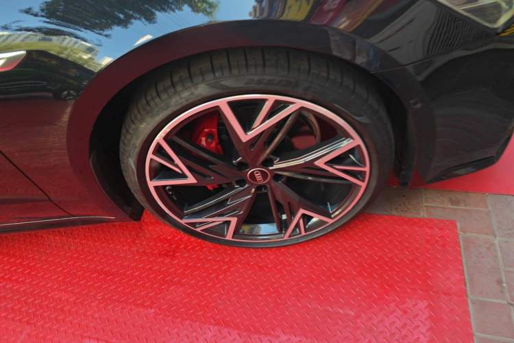 Used Audi A7L 2024 45 TFSI quattro Black Warrior Edition Right Front Wheel Hub
