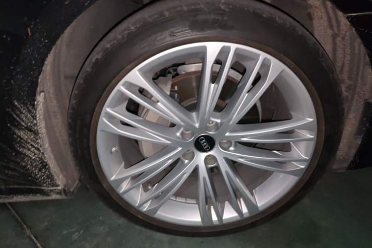 Used Audi A7L 2024 45 TFSI quattro Luxury Edition Right Front Wheel Hub
