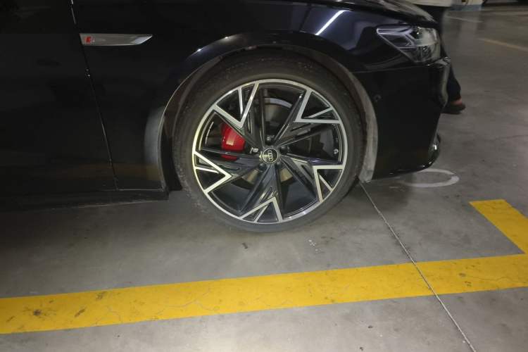 Used Audi A7L 2024 45 TFSI quattro S-line Black Warrior Edition Right Front Wheel Hub