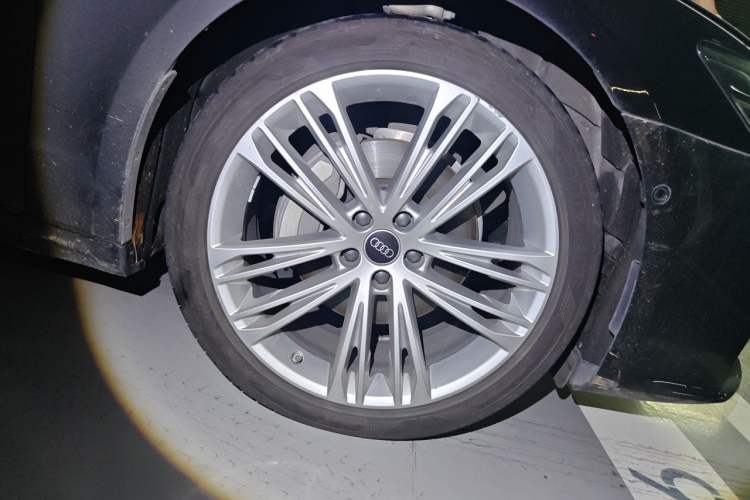 Used Audi A7L 2024 45 TFSI quattro Luxury Edition Right Front Wheel Hub