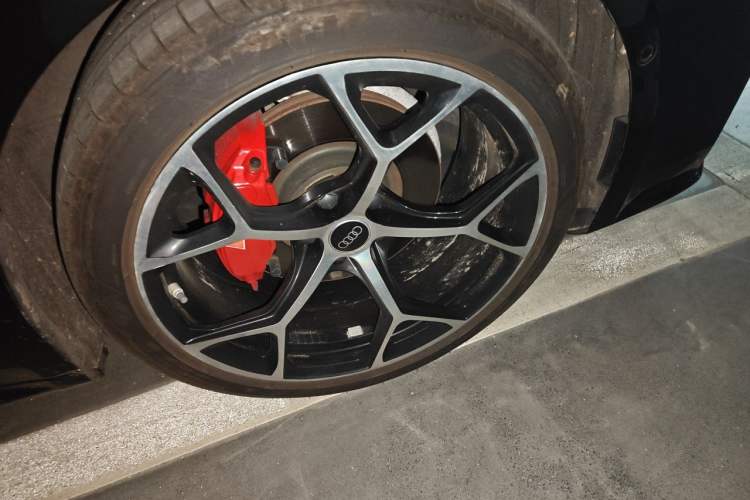 Used Audi A7L 2024 45 TFSI quattro Luxury Edition Right Front Wheel Hub