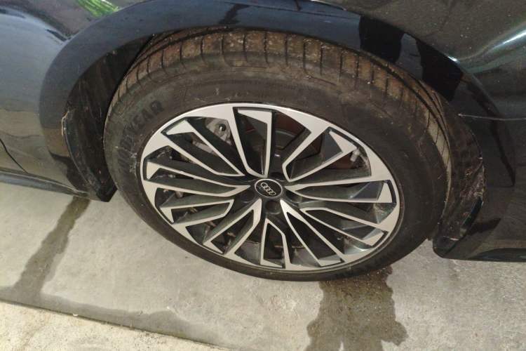 Used Audi A7L 2024 45 TFSI Luxury Edition Right Front Wheel Hub