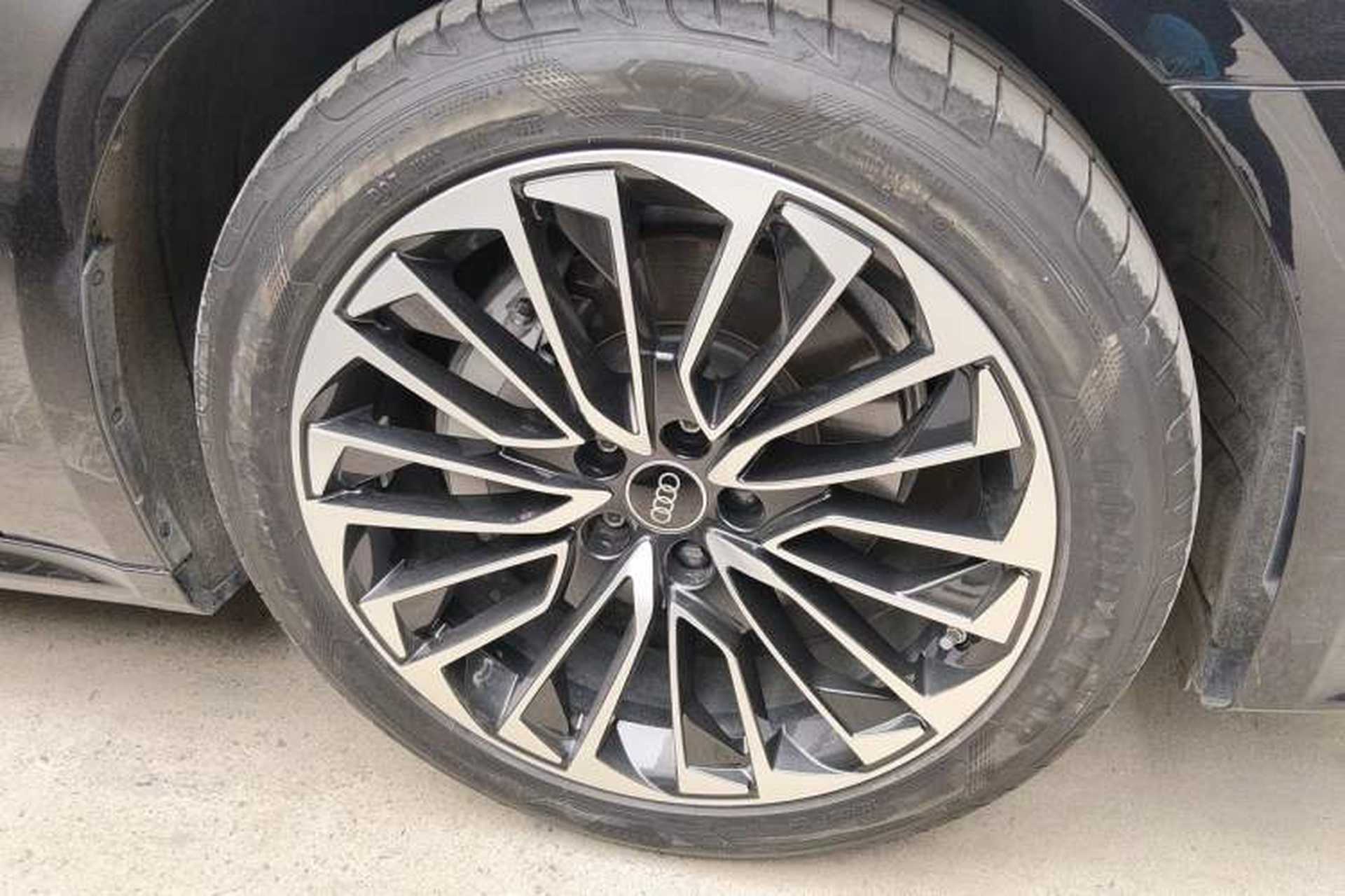 Used Audi A7L 2024 45 TFSI Luxury Edition Right Front Wheel Hub
