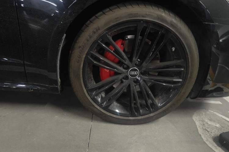 Used Audi A7L 2024 45 TFSI quattro Luxury Edition Right Front Wheel Hub
