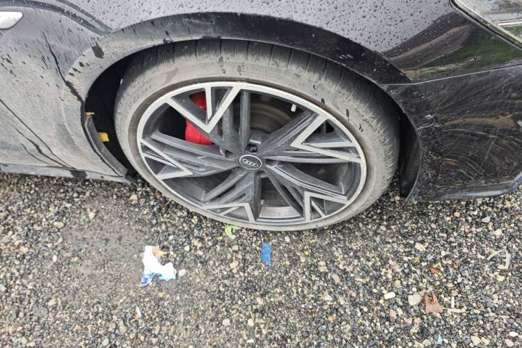 Used Audi A7L 2024 45 TFSI quattro Black Warrior Edition Right Front Wheel Hub