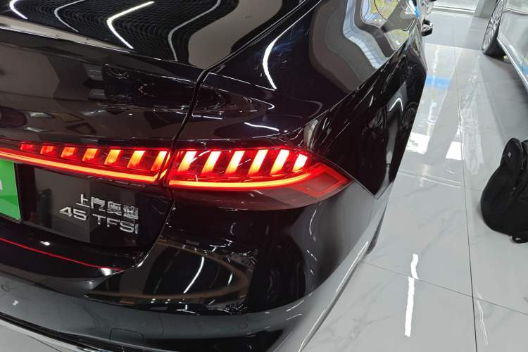 Used Audi A7L 2024 45 TFSI Luxury Edition Right Rear Taillight