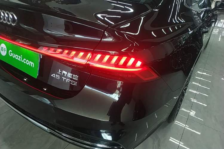 Used Audi A7L 2024 45 TFSI Luxury Edition Right Rear Taillight