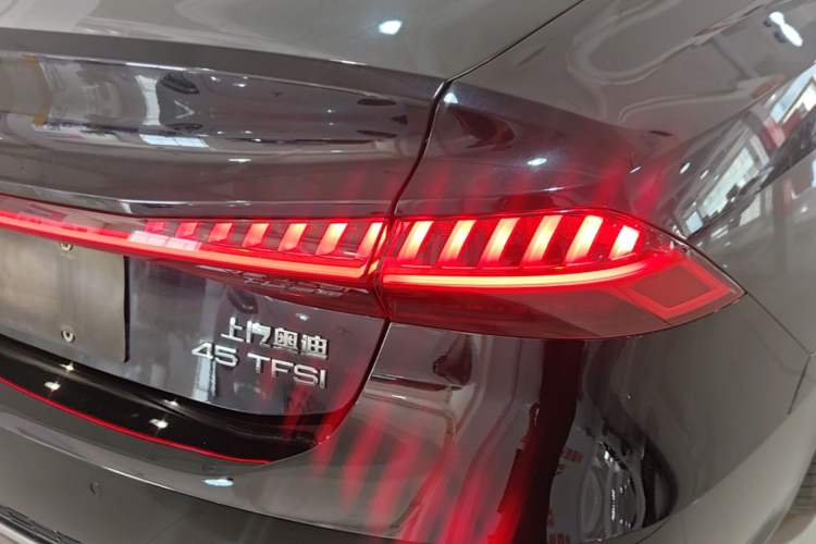 Used Audi A7L 2024 45 TFSI Luxury Edition Right Rear Taillight