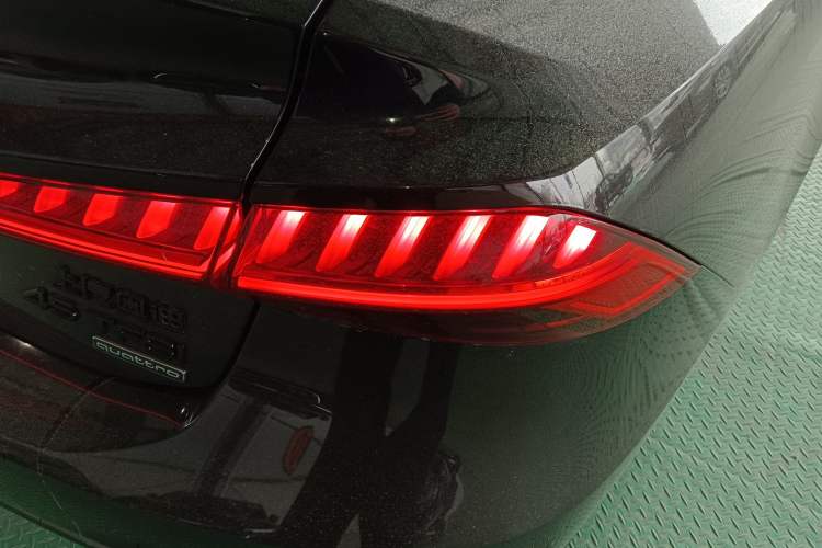 Used Audi A7L 2024 45 TFSI quattro Black Warrior Edition Right Rear Taillight