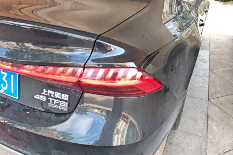 Used Audi A7L 2024 45 TFSI quattro Luxury Edition Right Rear Taillight