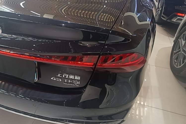Used Audi A7L 2024 45 TFSI quattro Luxury Edition Right Rear Taillight
