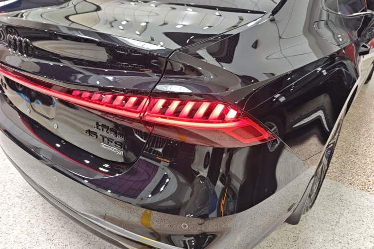 Used Audi A7L 2024 45 TFSI quattro Black Warrior Edition Right Rear Taillight