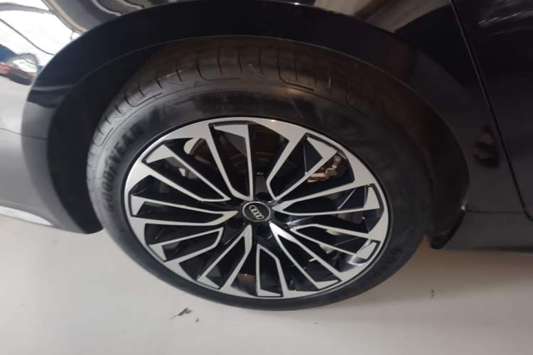 Used Audi A7L 2024 45 TFSI Luxury Edition Right Rear Wheel Hub