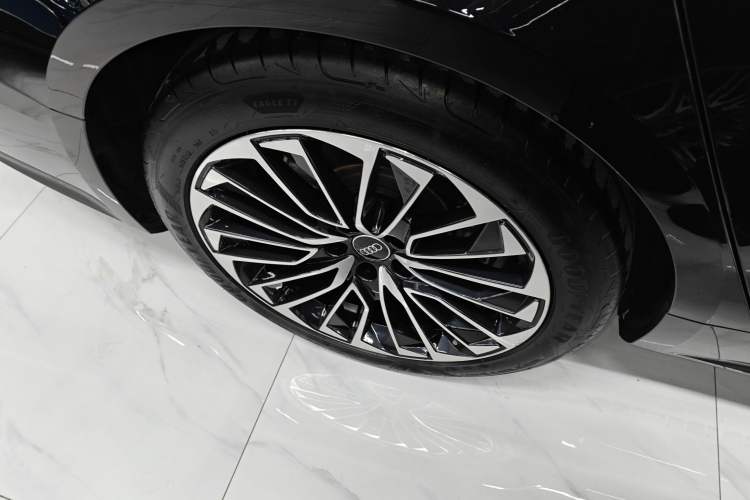 Used Audi A7L 2024 45 TFSI Luxury Edition Right Rear Wheel Hub