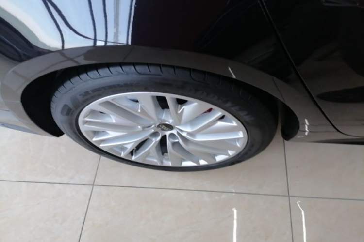 Used Audi A7L 2024 45TFSI S-line Dream-Building Edition Flow Crystal Package Right Rear Wheel Hub
