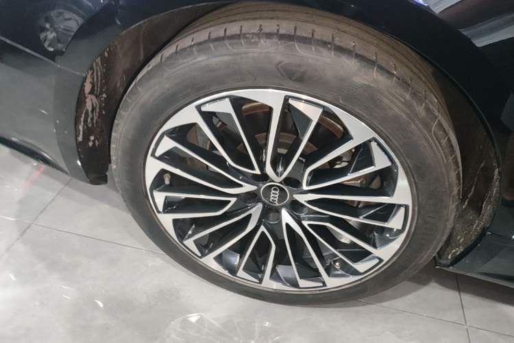 Used Audi A7L 2024 45 TFSI Luxury Edition Right Rear Wheel Hub