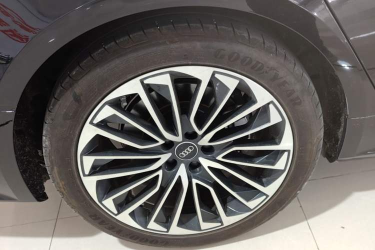 Used Audi A7L 2024 45 TFSI Luxury Edition Right Rear Wheel Hub